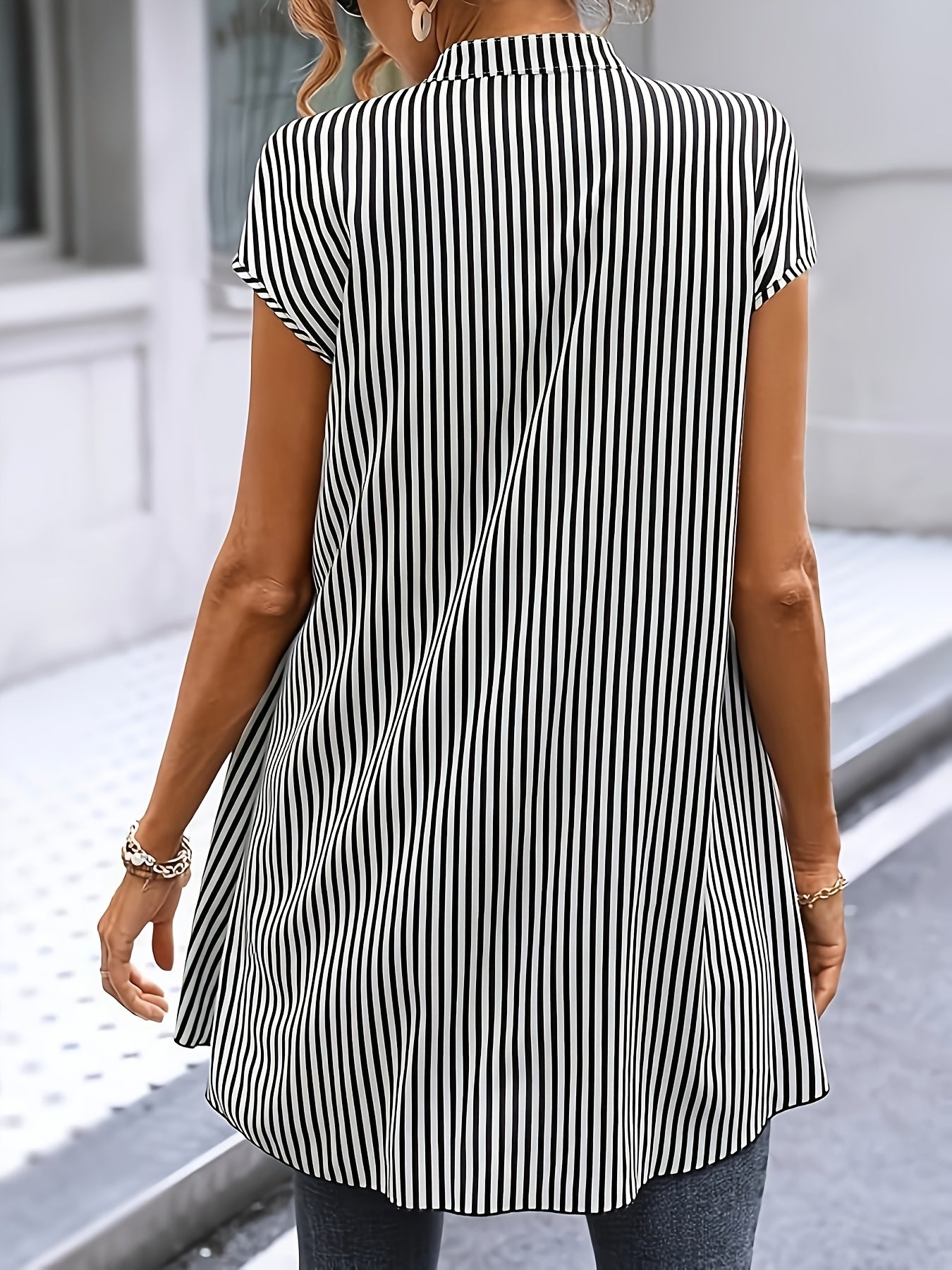 Black And White Striped Fake Two-piece Short-sleeved Shirt, Round-neck Front-buttoned Shirt